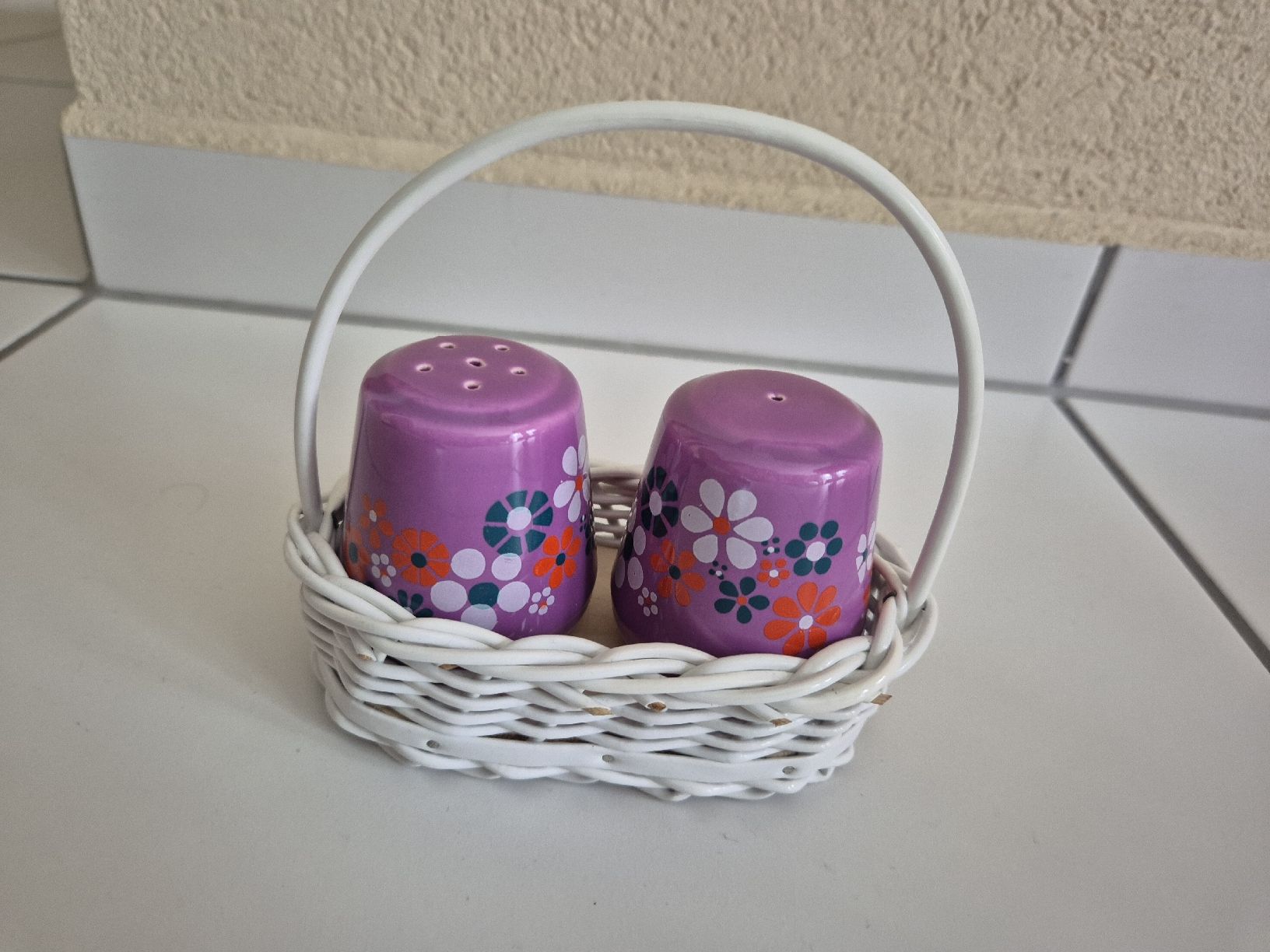 Cucine complete: Salz & Pfeffer Set Vintage, mit Körbchen – Usato da Villmergen venduto da MONCHHICHI