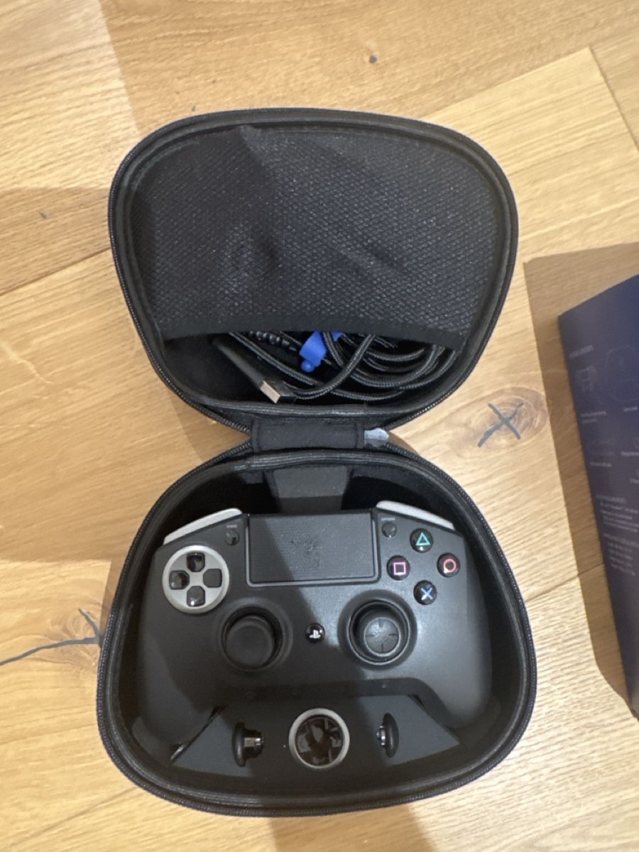 Razer Controller: Razer Raiju Ultimate PS4 Controller neuwertig – Nuovo (secondo la descrizione) da Salenstein venduto da Oliver0808 1