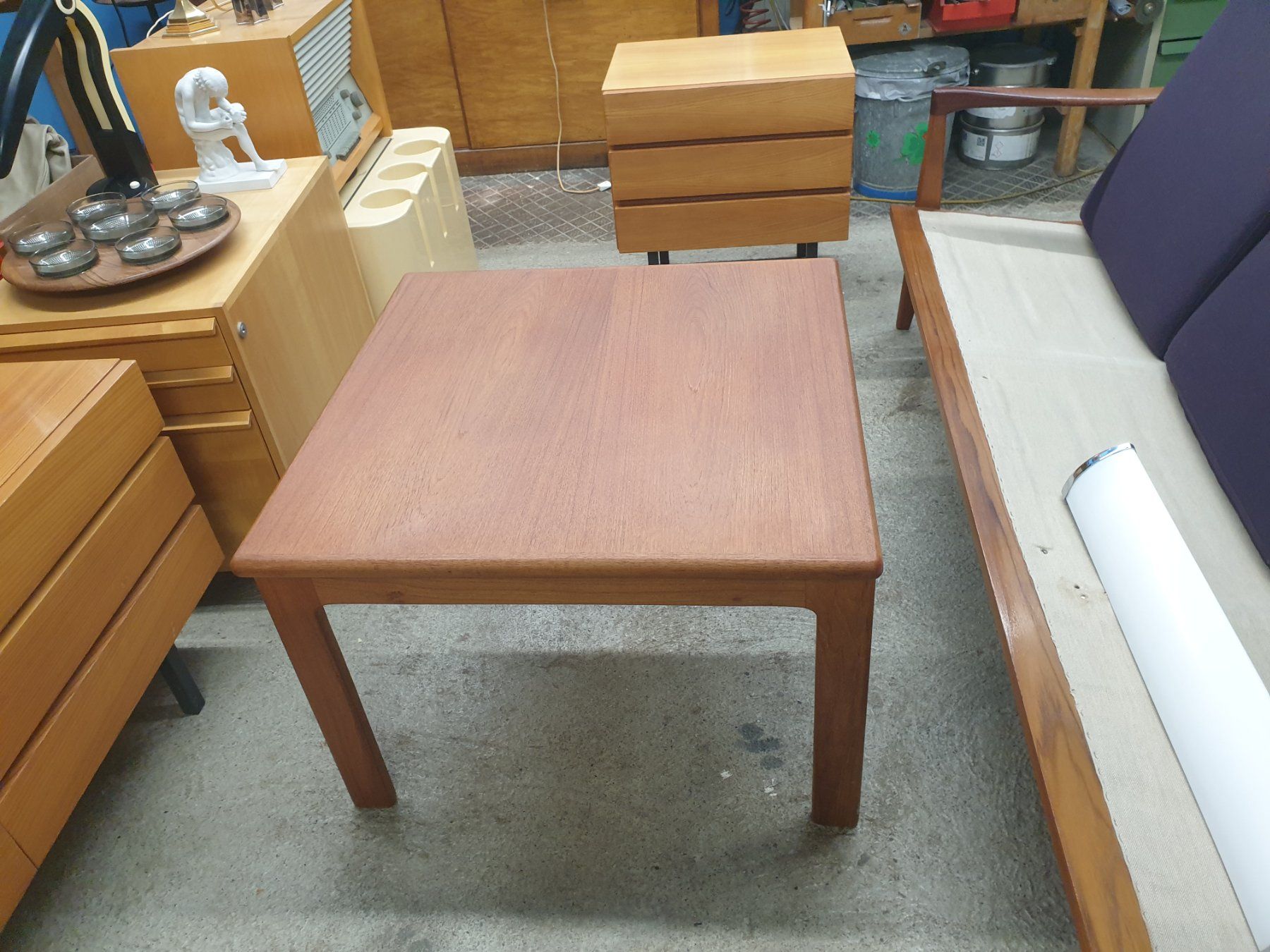 Tavoli: Teak Coffe Tisch Dänish Komfort – Usato da rebstein venduto da spacy73 6