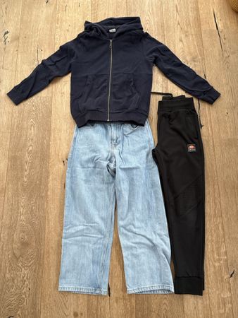 Kleiderset Jungen Grösse 140