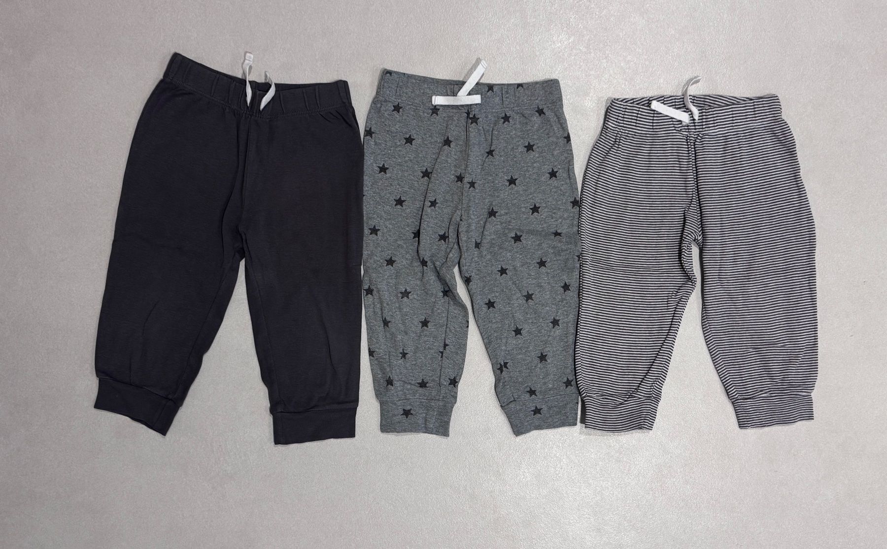 Lotti & Set di vestiti: Leichte Hosen Gr. 24 Monate – Usato da Bonaduz venduto da lut_6rts