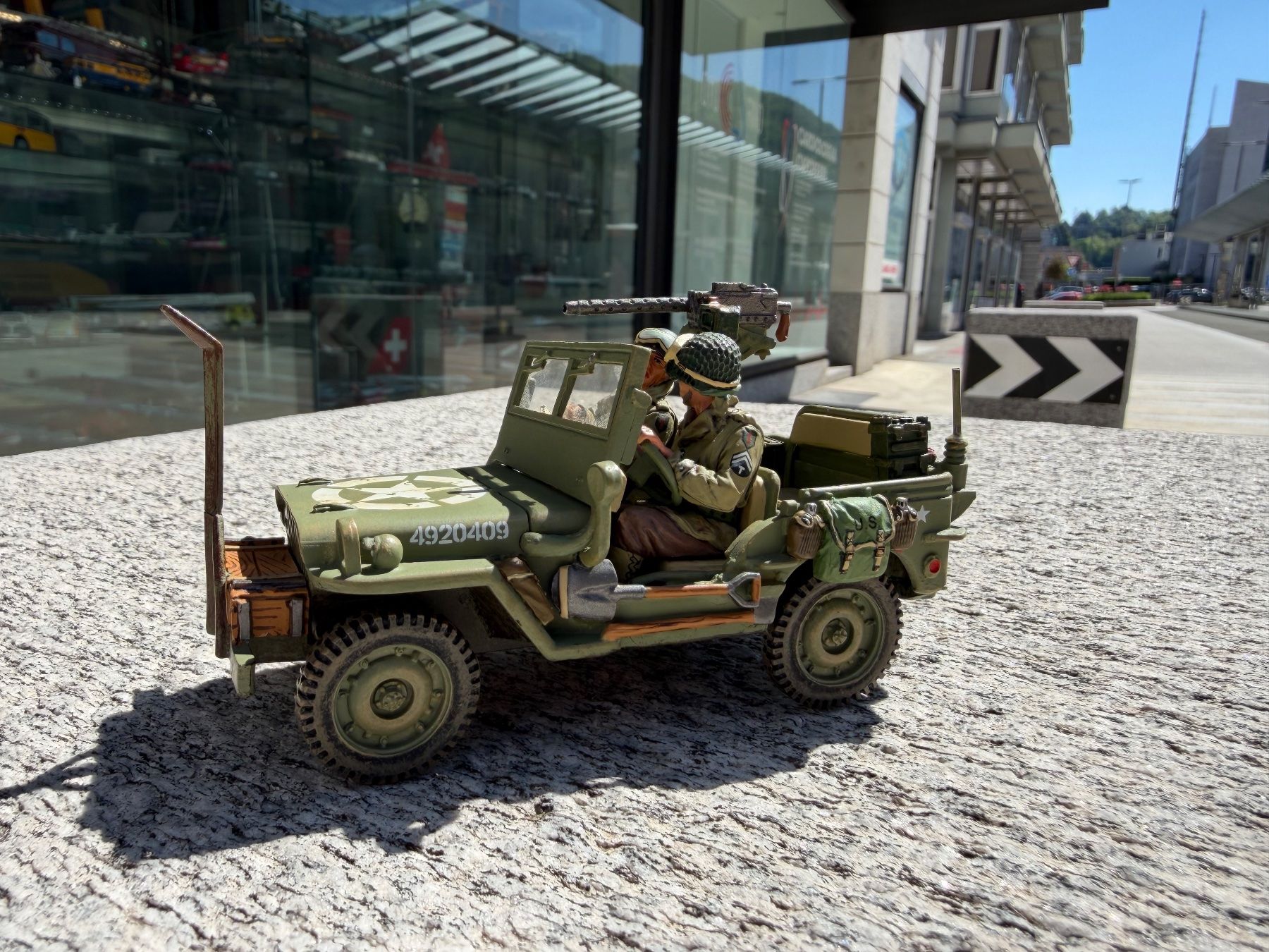 Jeep Modellini d'auto: King & Country Jeep Willys PAZZESCA – Usato da Chiasso venduto da Carrara-Modellismo