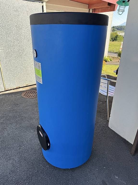 Sanitari: 300 Liter Tobler Boiler, ab Wartung möglich  – Usato da Cham venduto da Andrin_21 1
