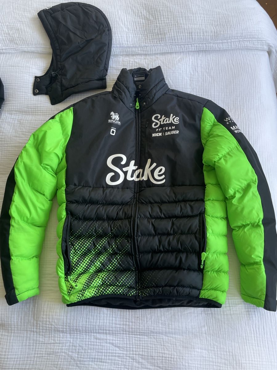 Lotti di vestiti: Stake F1 Team Kick Sauber Jacken, Pullover, Weste, Polos – Usato da Zürich venduto da Eumi7 3