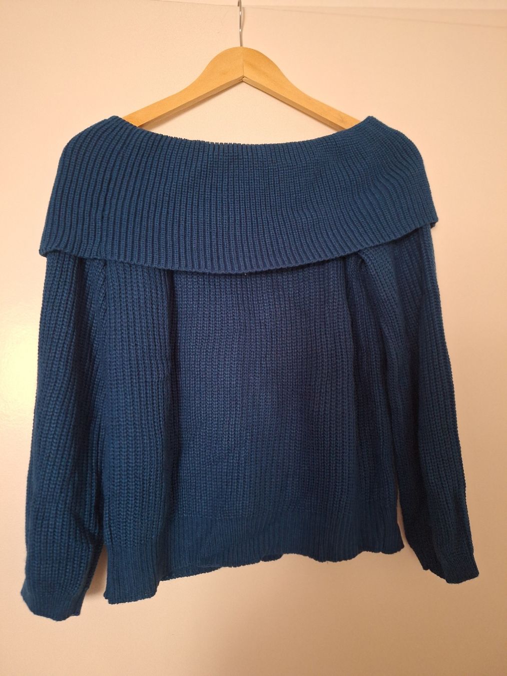 Pulls & Sweat-shirts: Pull – Neuf (Voir description) à Fribourg par car_6vvs