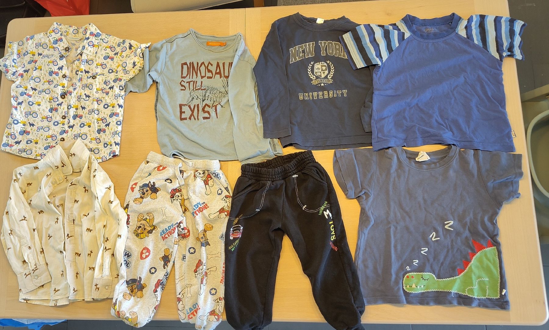 Lotti & Set di vestiti: Kleiderpaket Grösse 104 – Usato da Ostermundigen venduto da Jinushka