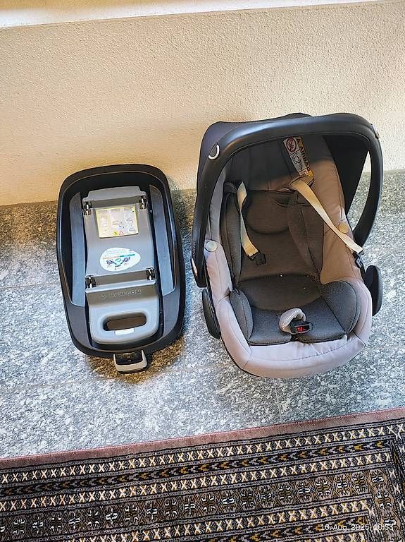 Maxi-Cosi Seggiolini per auto: Maxi-Cosi Kindersitz mit Basisstation – Usato da Gebenstorf venduto da Soshd 1