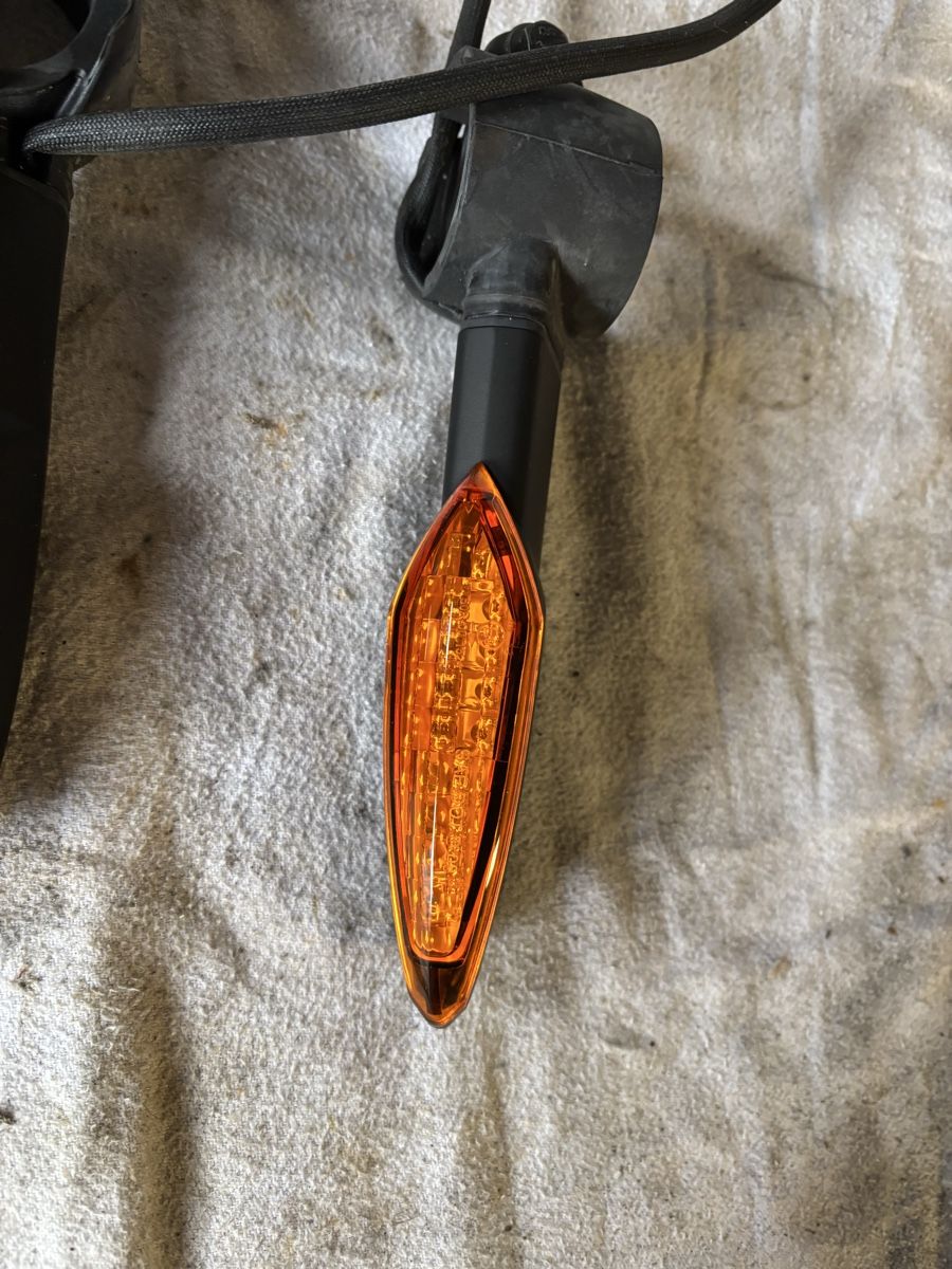 Tutti i ricambio per moto: Viktory Blinker – Usato da Schötz venduto da Harley35 1