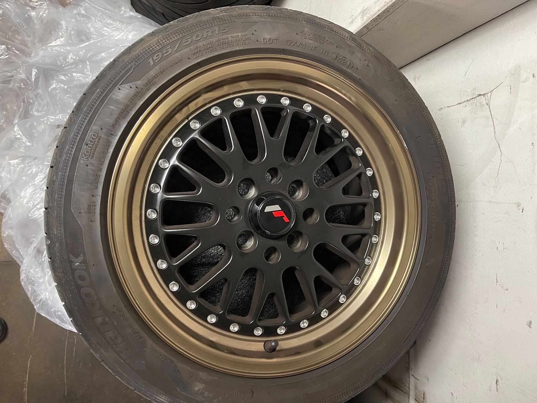 Japan Racing Cerchioni: 4 Kompletteräder JR10 4x100 – Usato da Wädenswil venduto da SoussiAutomobile