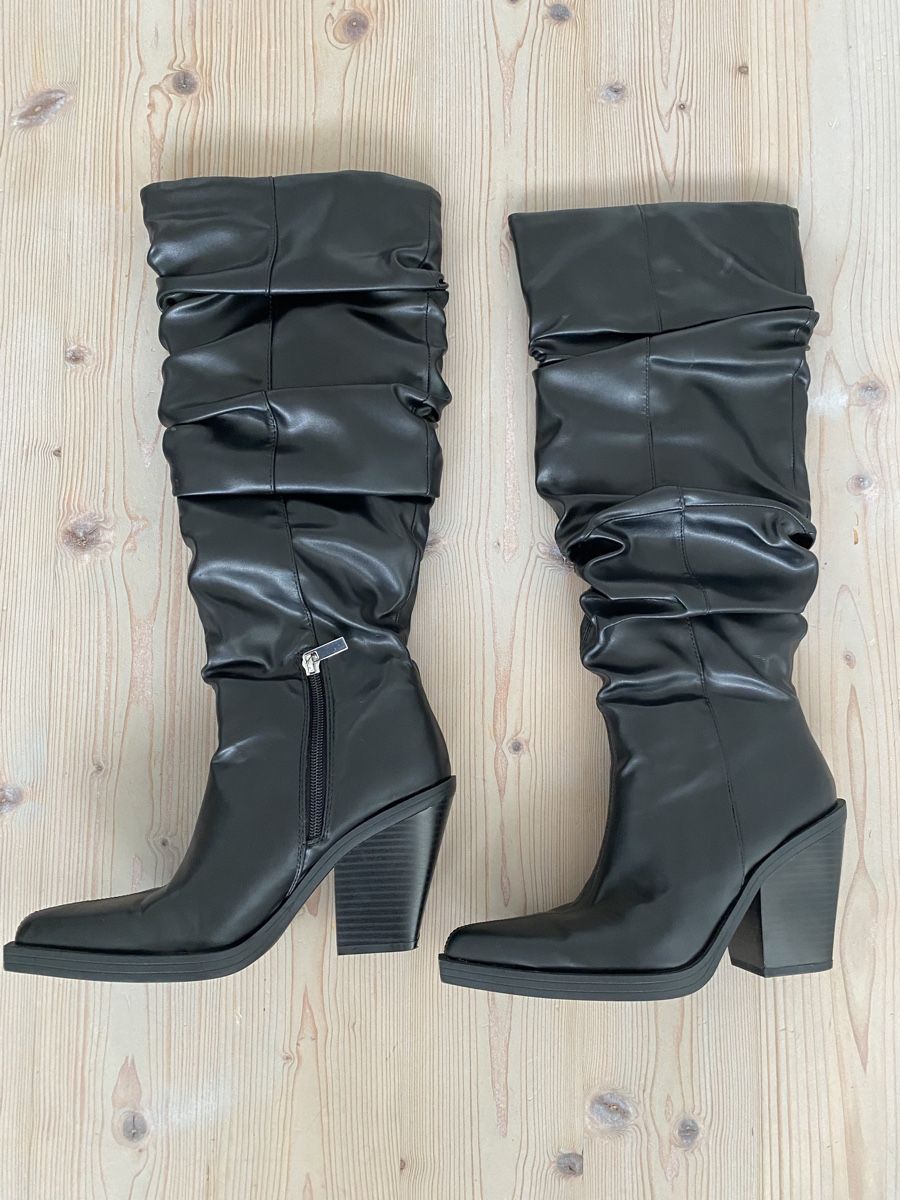 Bershka Scarpe da donna: Bottes noires Bershka, taille 35  – Nuovo (secondo la descrizione) da Delémont venduto da noe_2dvd