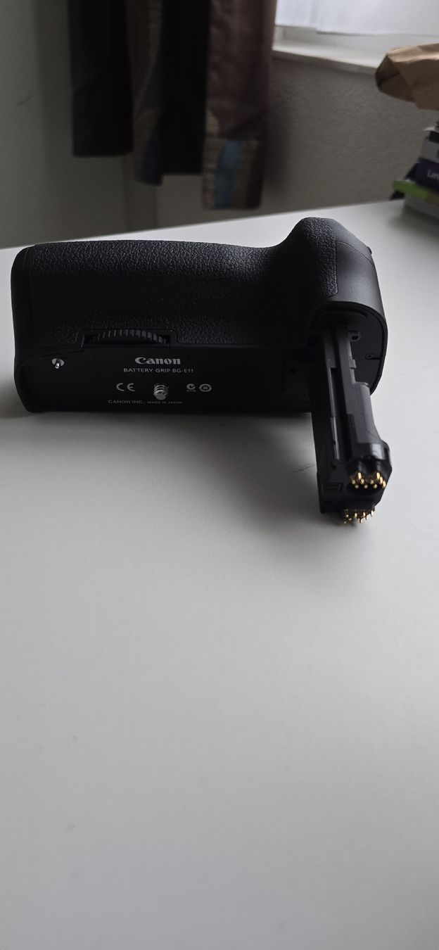 Canon Fotocamera: Canon BG-E11 Akkugriff – Nuovo (secondo la descrizione) da Rüti ZH venduto da S2017 2