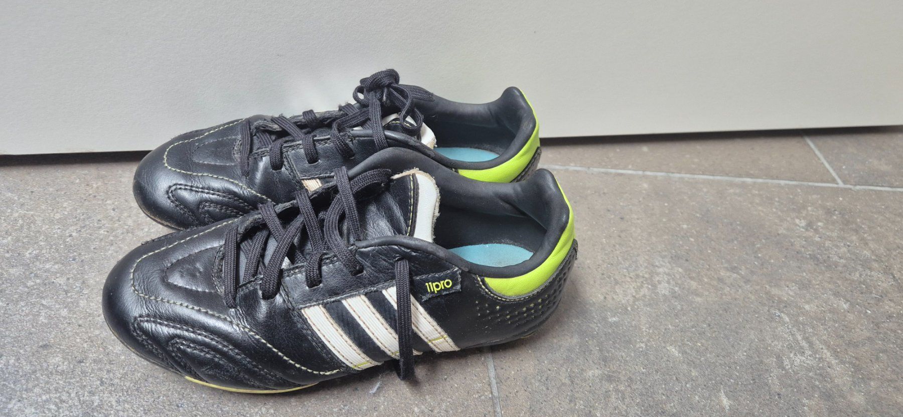 Adidas Scarpe per ragazzi: Fussballschuhe Adidas Gr. 33 – Usato da Steinhausen venduto da Housebabe