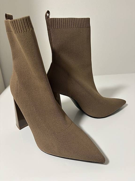 Scarpe da donna: Stivaletti Zara – Usato da Soazza venduto da afa_r6cx 2