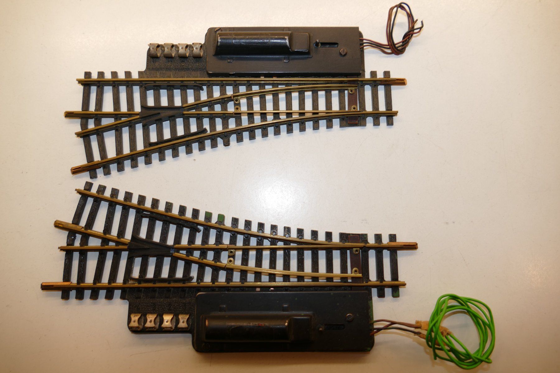 Fleischmann Modellini di ferrovie: Fleischmann H0: Elektrisches Weichenpaar Einheit 2 – Usato da Niederhasli venduto da rail-duerst 1