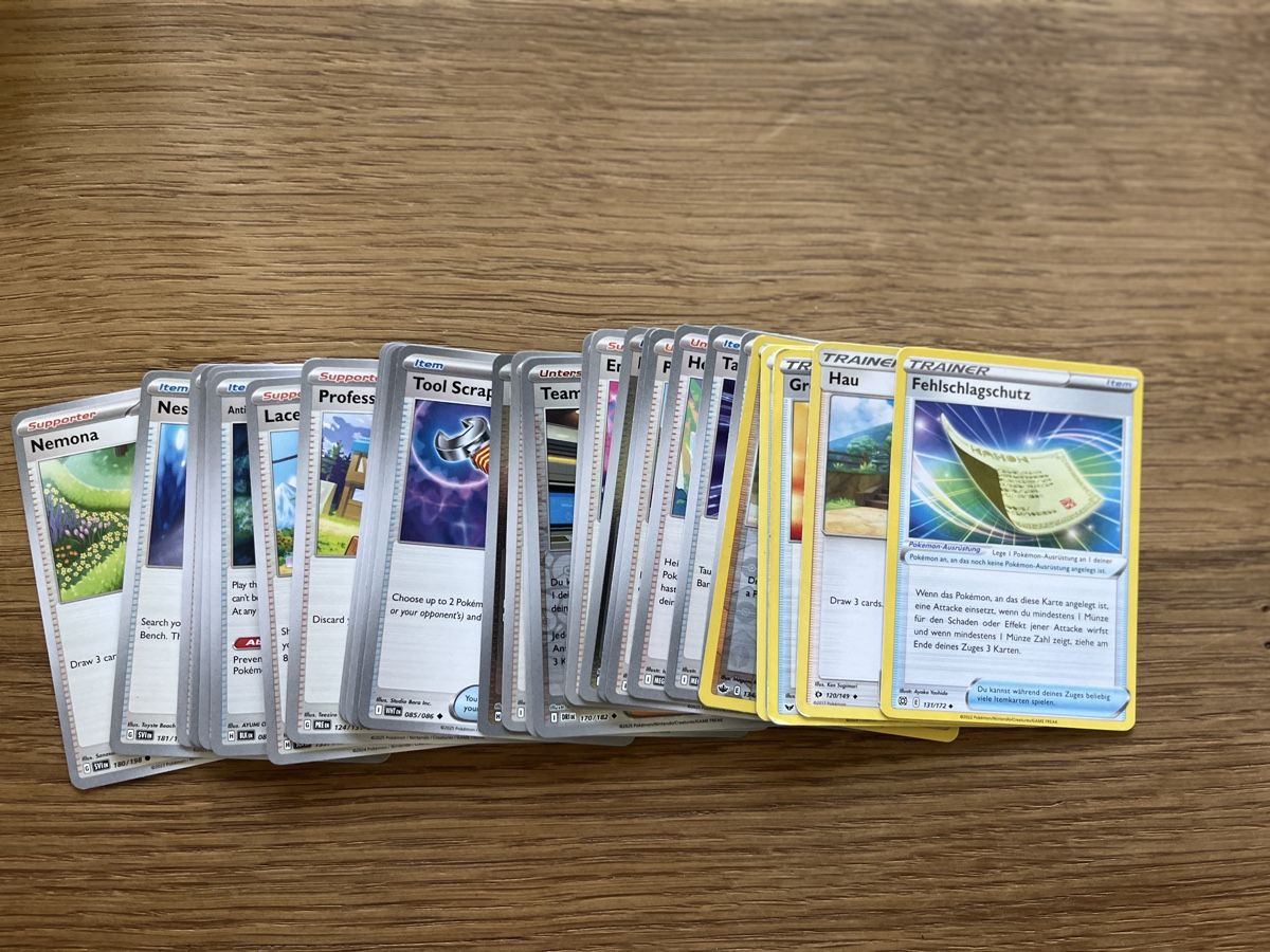 Pokémon Carte collezionabili: 360 Pokémon Karten zu verkaufen – Usato da Alterswil FR venduto da fasel11 1