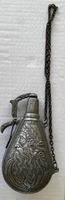 Pulverflasche mit Kette