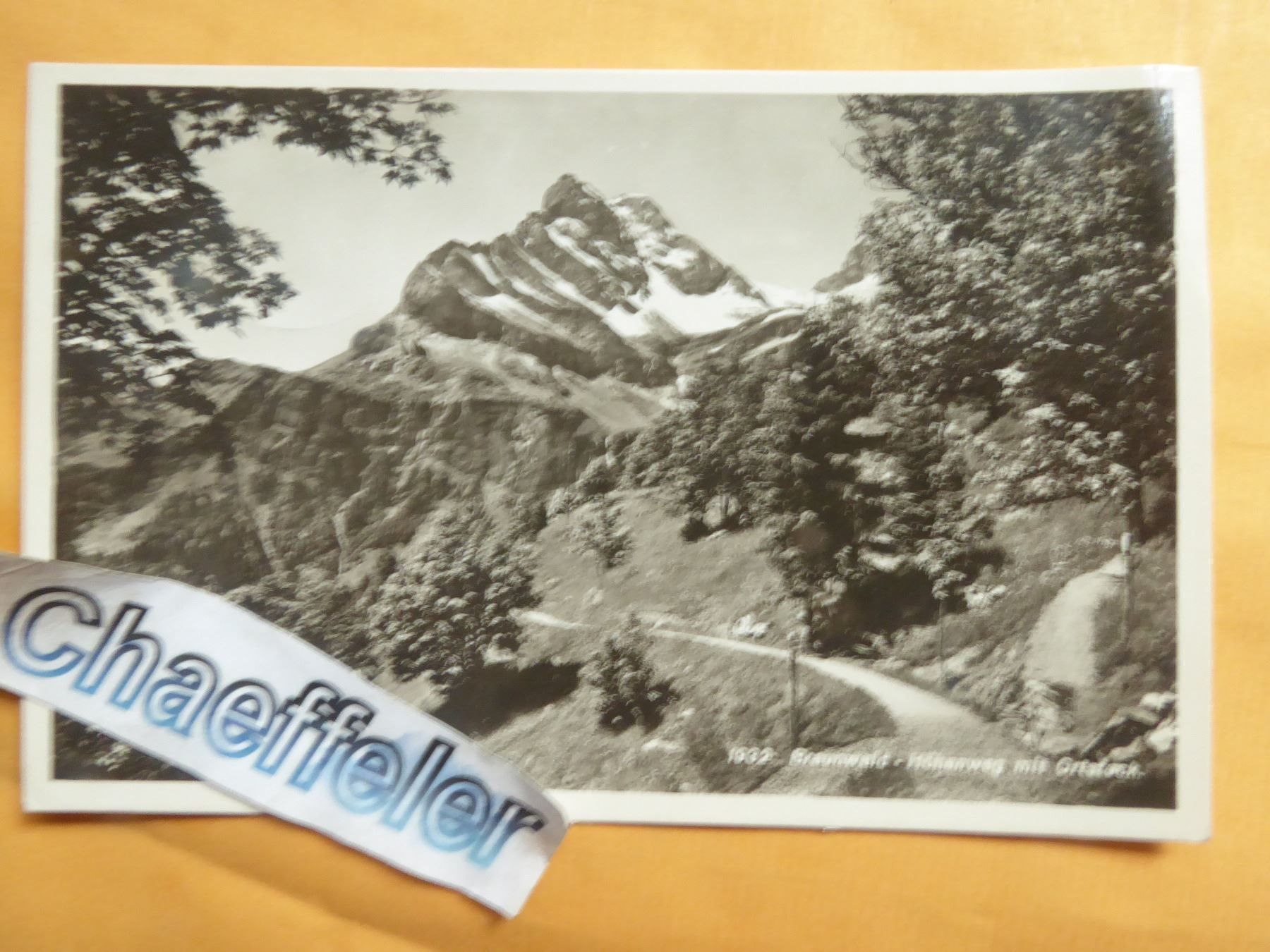 Cartoline postali: 1932   Braunwald, Höhenweg mit  Ortstock – Usato da Zürich venduto da Chaeffeler