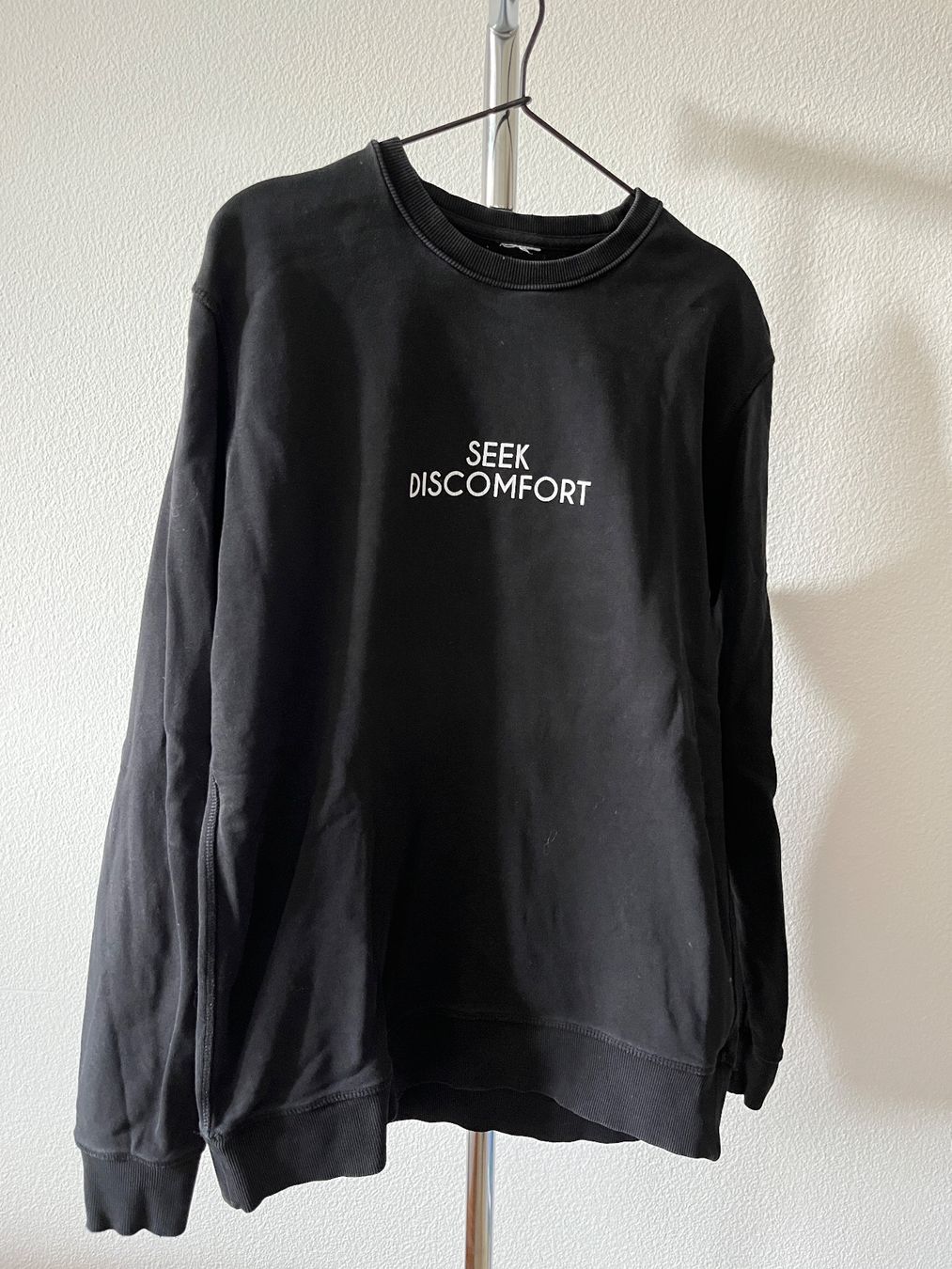 Pullover & Sweatshirts: Sweatshirt / Pullover Seek Discomfort von Yes Theory – Gebraucht aus Zürich von flelisa
