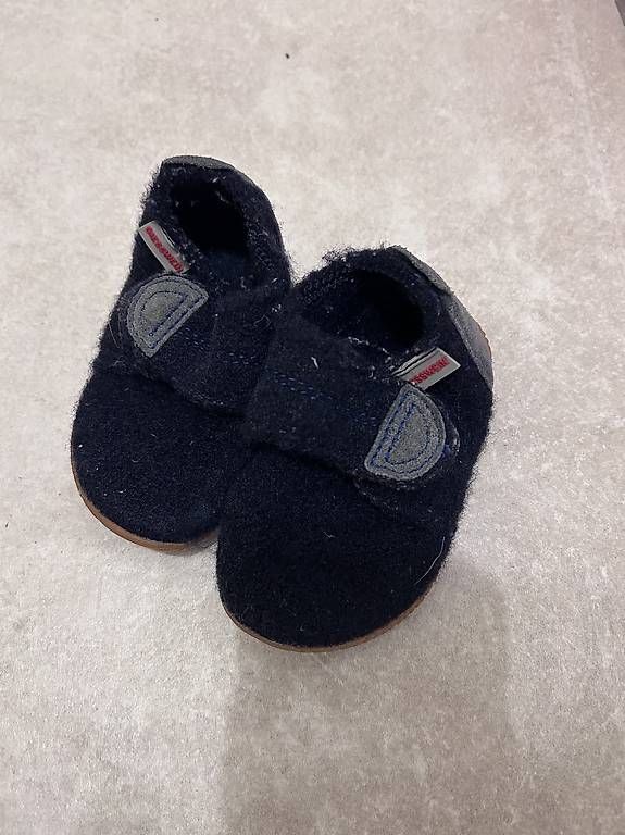 Scarpe per ragazzi: Pantofole bambino – Usato da Cadro venduto da pat_w6lh 1