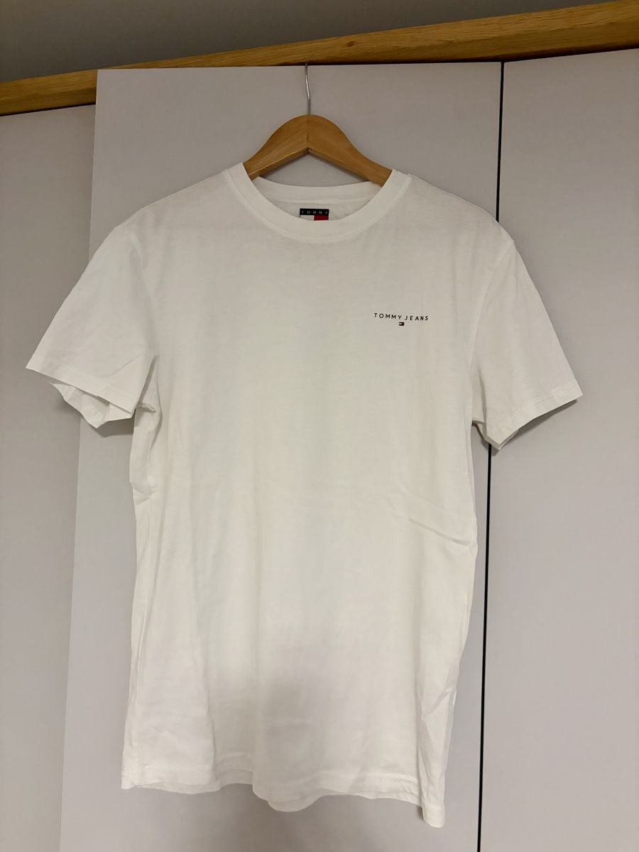 Tommy Hilfiger T-shirts: Tommy Hilfiger Tshirt – Neuf (Voir description) à Henau par martina_1998