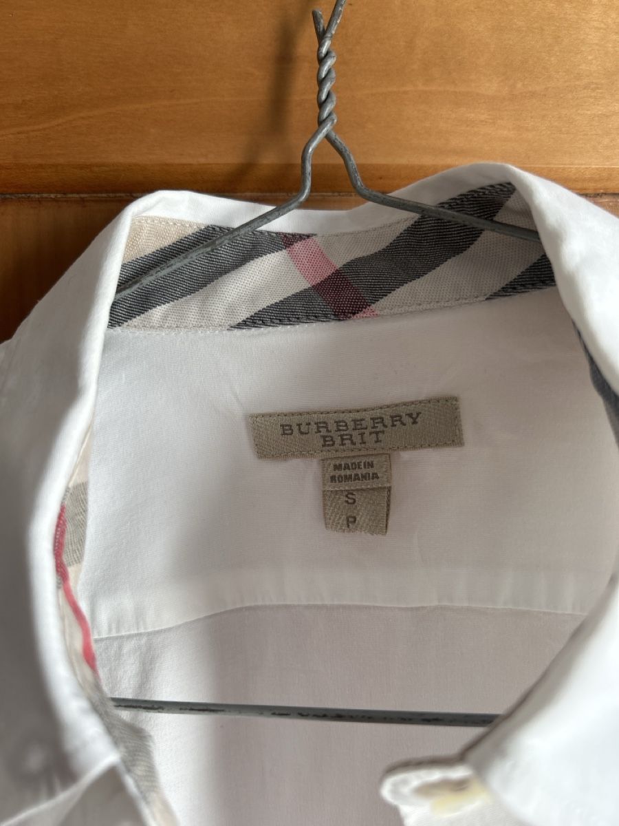 Burberry Chemisiers: Burberry Bluse Orginal,36 – D'occasion à Adlikon b. Regensdorf par Huegeler