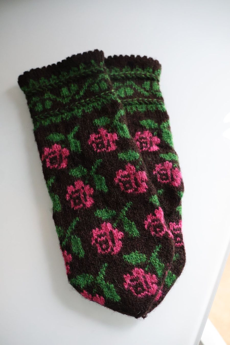 : Wollhandschuhe mit Blumenmuster – Neu (gemäss Beschreibung) aus Winterthur von jul_v9wx