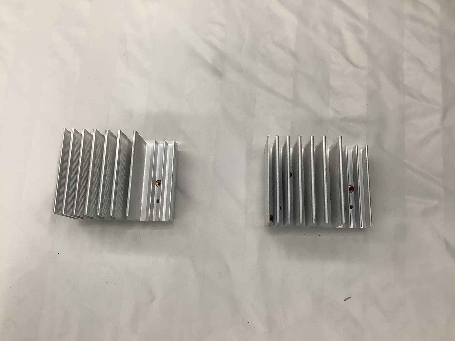 Componenti elettronici: KÜHLKÖRPER ALUMINIUM – Usato da Glarus venduto da Mdelphi