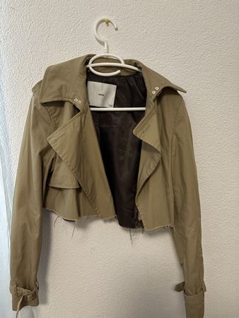 Kurze Jacke Mango beige cropped Saum offen guter Zustand