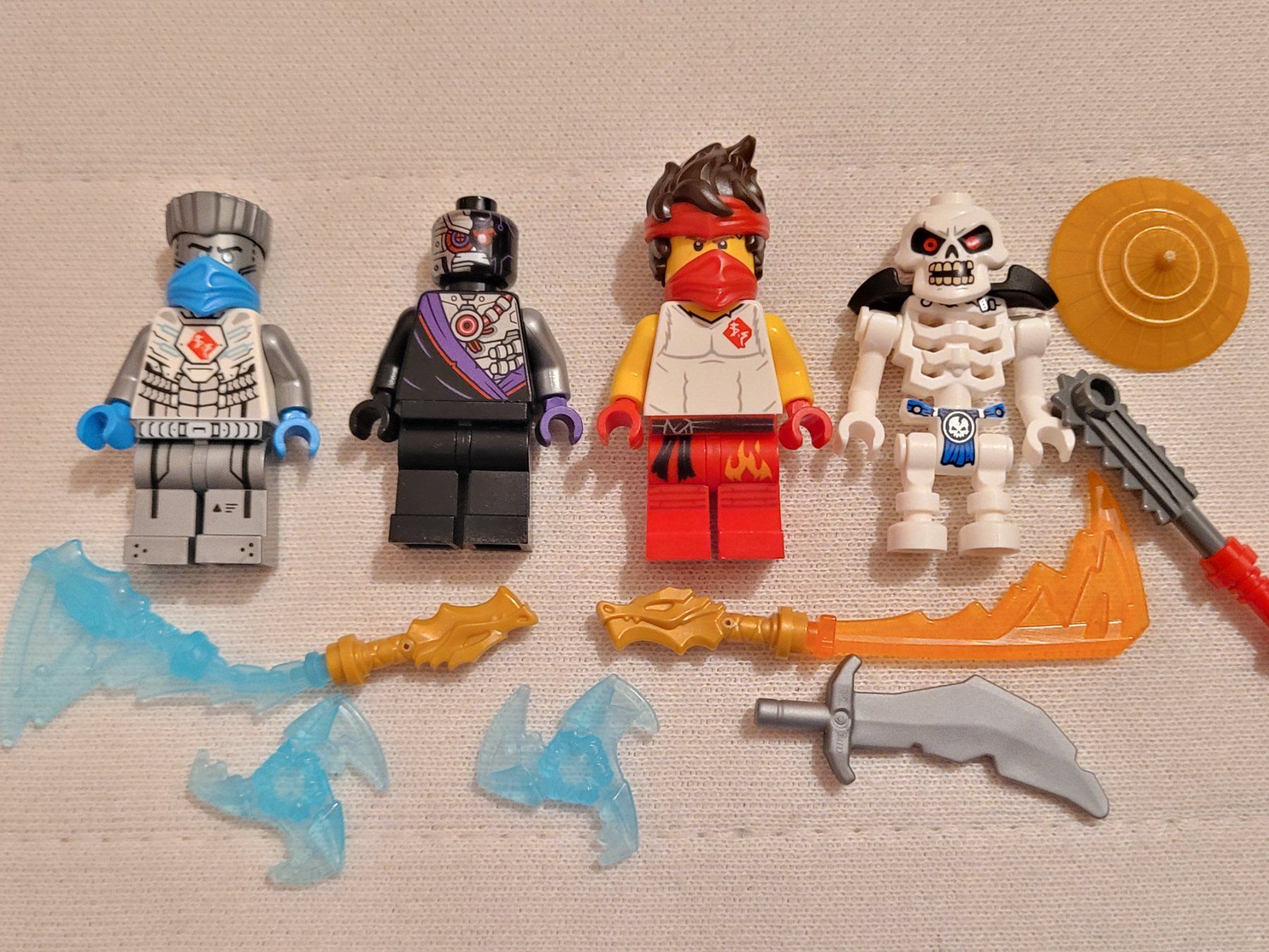 Lego Kit di costruzioni: 4 neue Lego Ninjago minifiguren – Nuovo (secondo la descrizione) da La Tour-de-Peilz venduto da estelle69 1