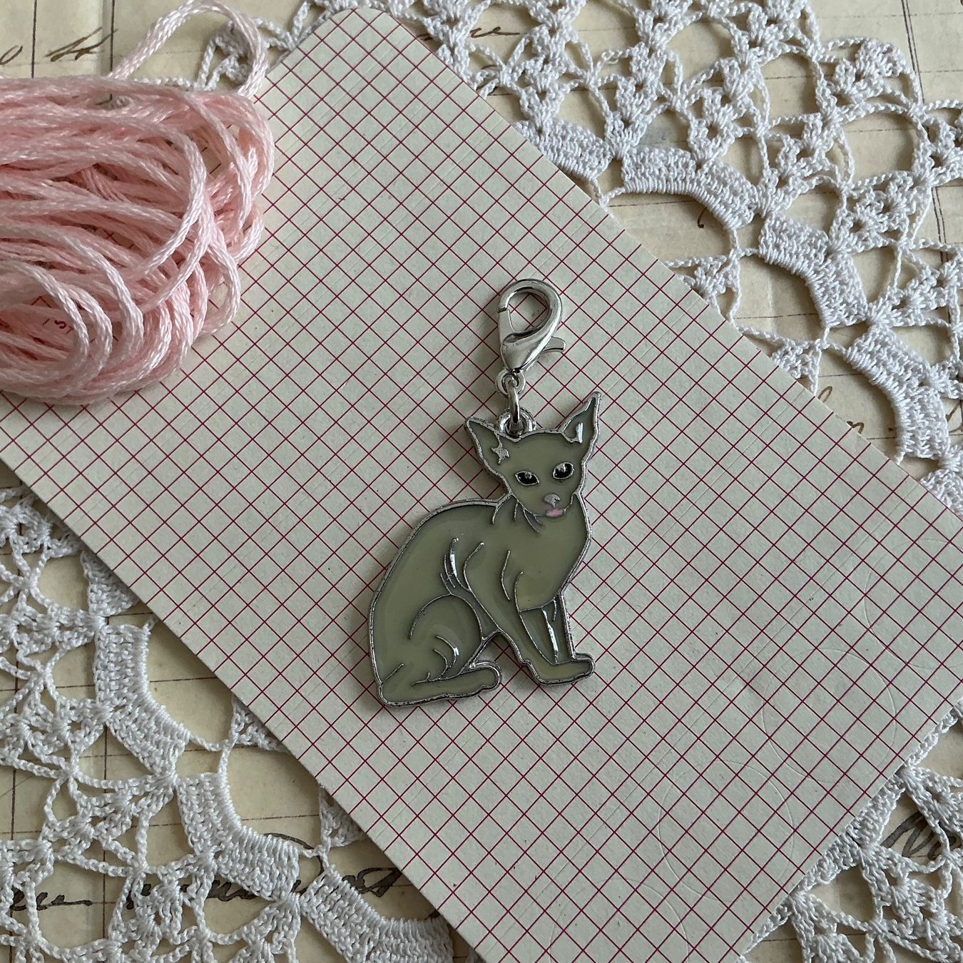 Ciondoli: 1x Anhanger Metall Katze chat émail pendentif – Nuovo (secondo la descrizione) da Meyrin venduto da laservette99
