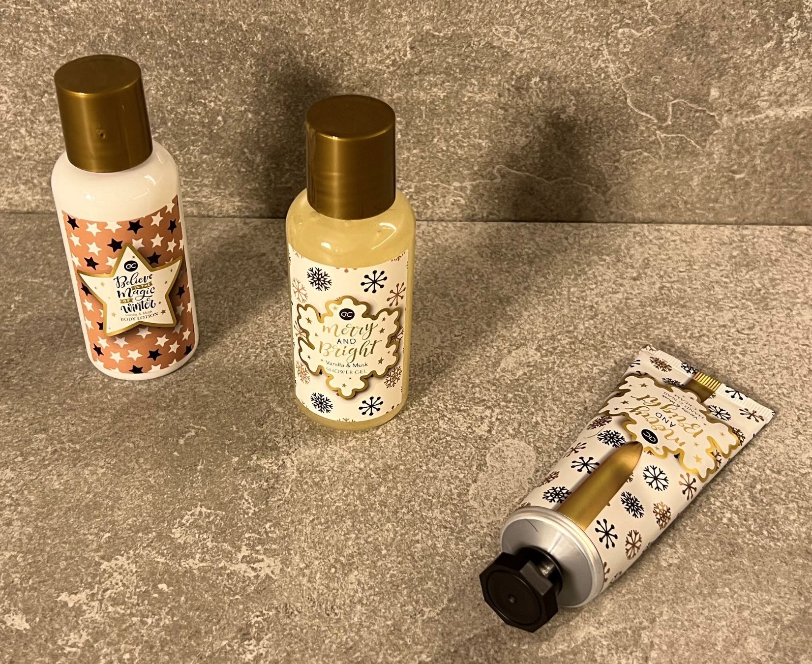 Altro per la cura del corpo: BELIEVE MAGIC OF WINTER, 3er Set ... – Nuovo e nell'imballaggio originale da Chur venduto da Jacki09 1