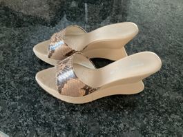 Très beaux souliers Elizabeth Stuart p.38 -39 neufs
