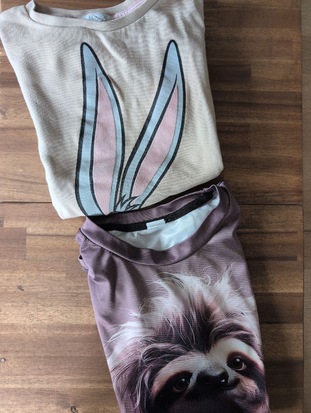 Lotti & Set di vestiti: 2er Set t Shirt gr.104 – Usato da Neuhausen venduto da Bluesewingneedle