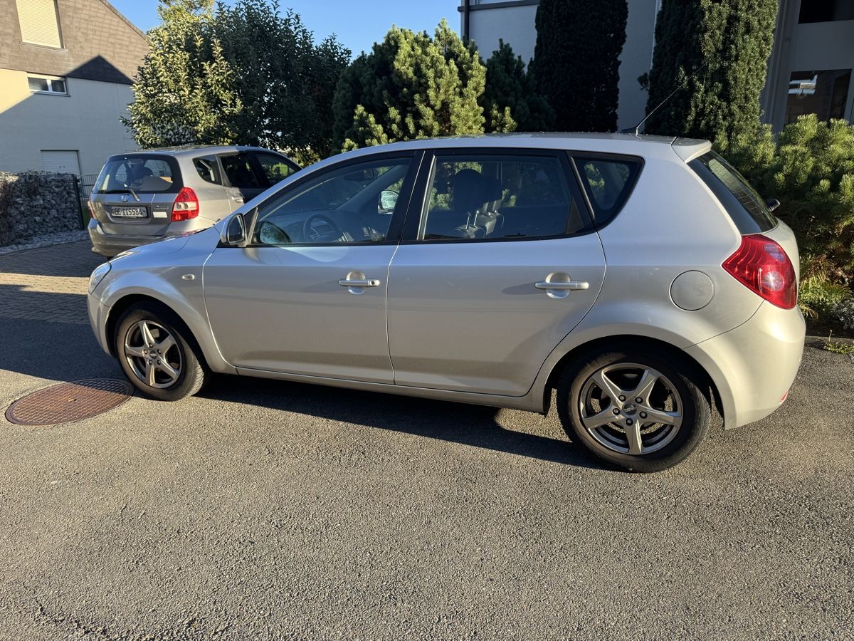 Kia Autos: Kia ceed 1.6 diesel  – Gebraucht aus Thun von val_8b9d 4