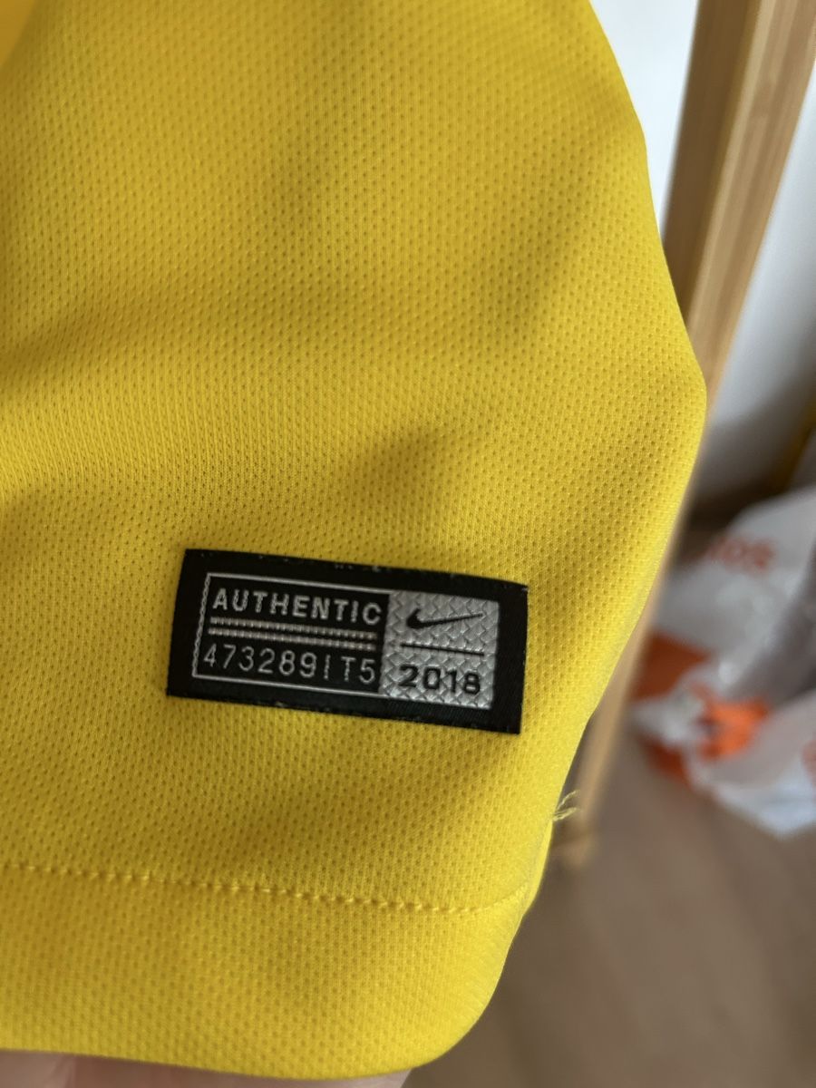 Nike Maillots de corps & Pantalons: Maillot Brésil 2018 – D'occasion à Courgenay par mar_w26c 2