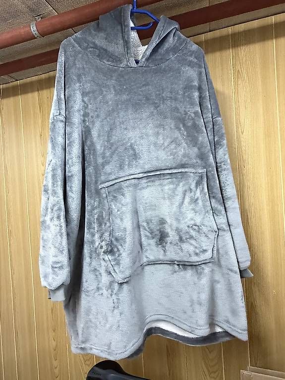 Pulls & Sweat-shirts: Kuschliger langer Pullover Gr M – Neuf (Voir description) à Oberbuchsiten par mrsciki09