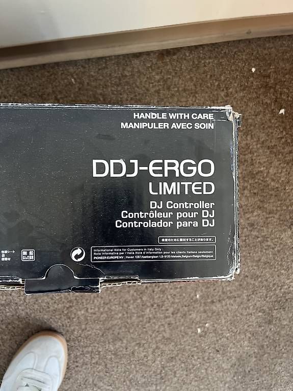 Pioneer Platines de mixage: Pioneer DDJ Ergo DJ Controller – D'occasion à Rheineck par and_wqy7