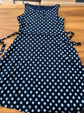 COMMA Traumkleid gepunktet blau/weiss Grösse 42