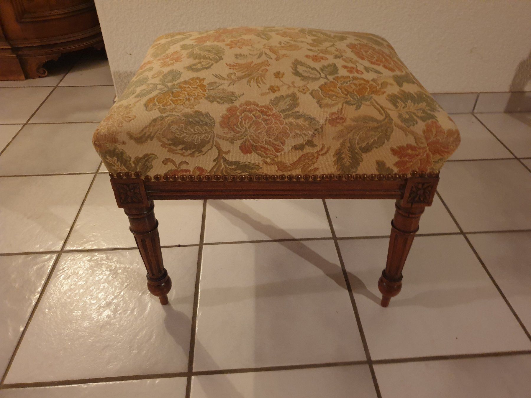 Sgabelli: Antiker Louis Philippe Hocker  52 x 48 , 42hoch – Usato da Wädenswil venduto da verebe 4