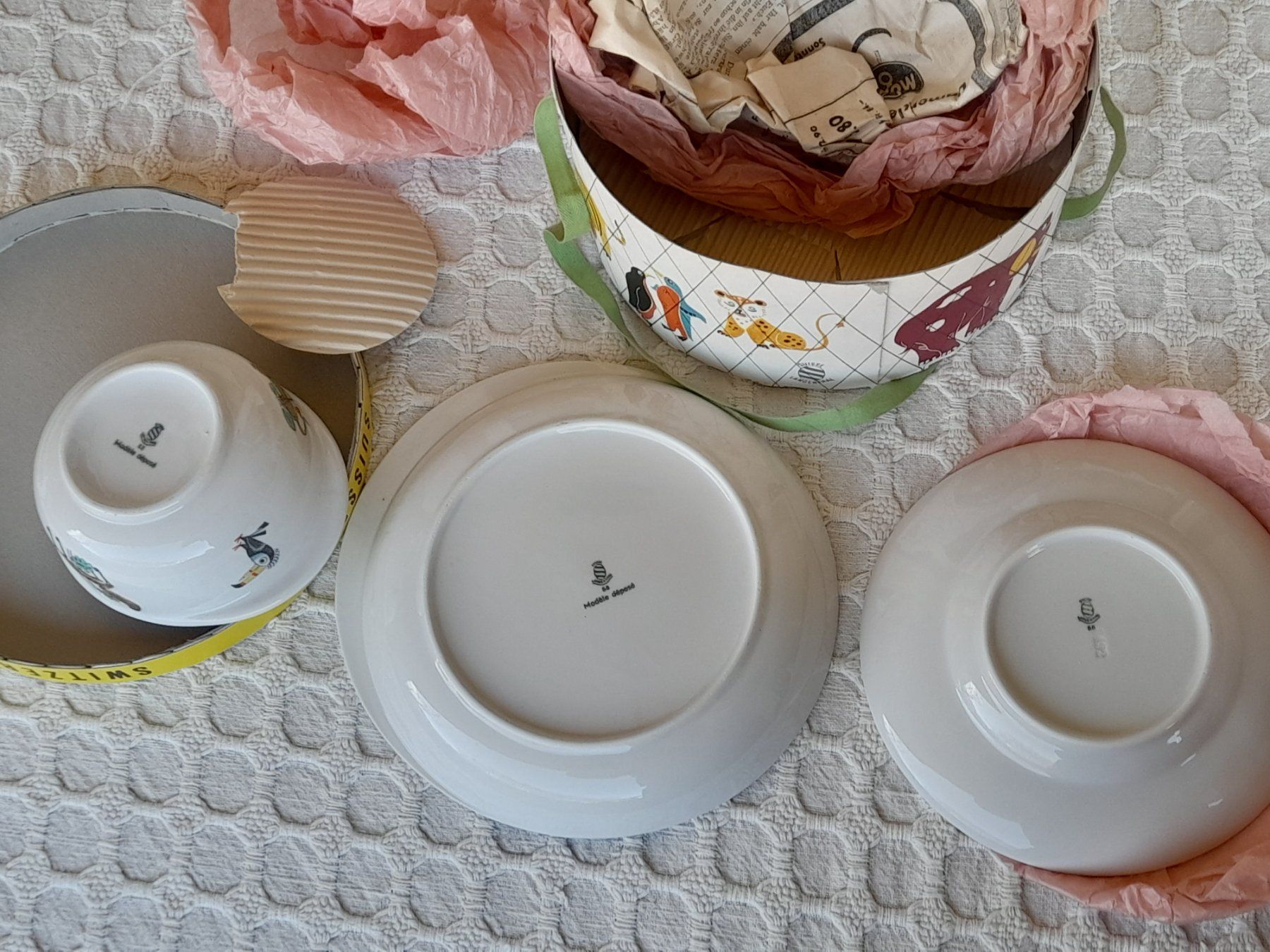 Set di piatti: Langenthal Kindergeschirr-Set 3teilig mit Box – Usato da Thun venduto da JeJoe 1