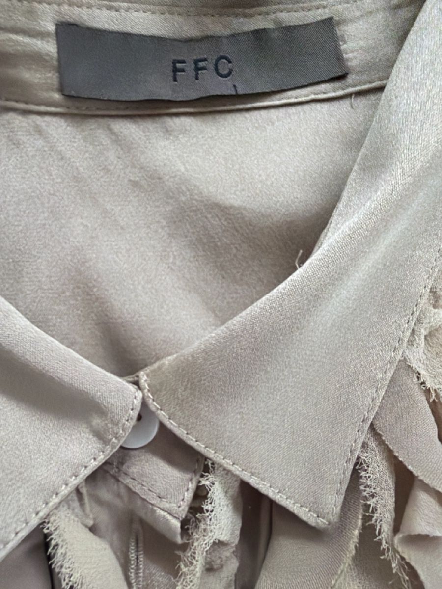 Blusen: FFC Seidenbluse mit Rüschen beige Grösse 40 – Gebraucht aus Sursee von bubeli04 1
