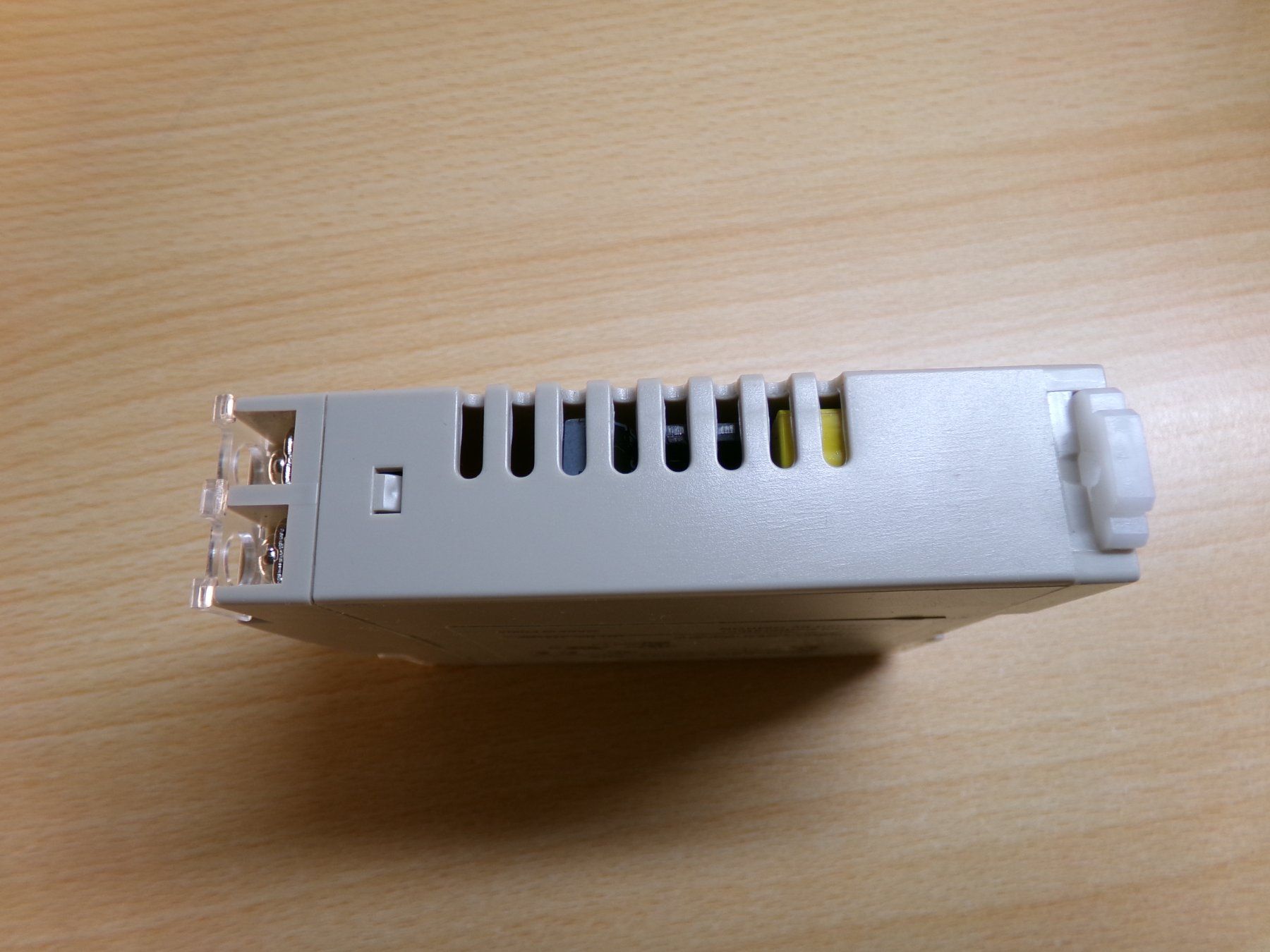 Convertitori: Netzteil 24VDC 1,3A Omron – Usato da Hombrechtikon venduto da Maloev17 5
