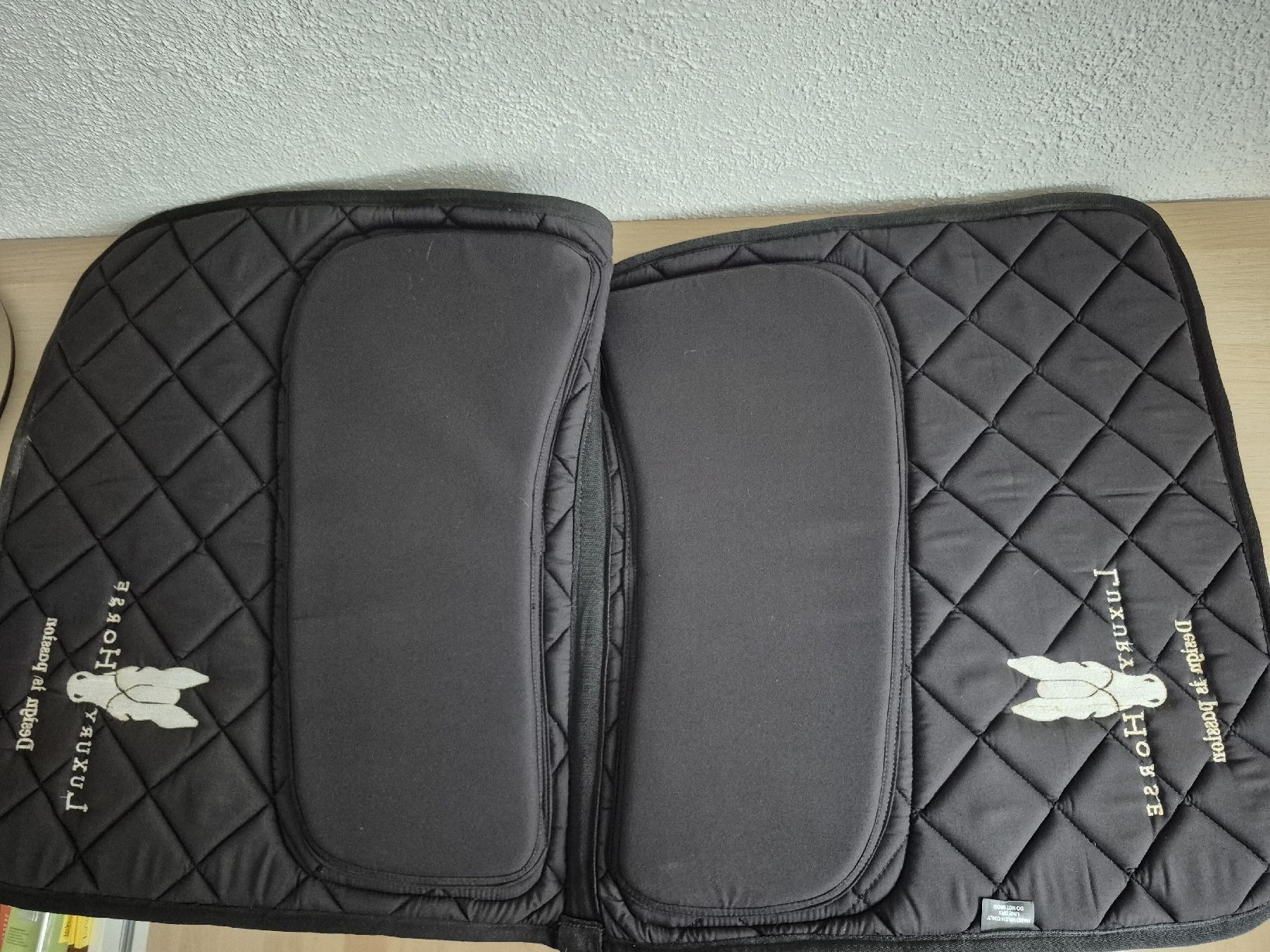 Selle & Accessori: Sattelunterlage Schwarz – Nuovo (secondo la descrizione) da Nesselnbach venduto da mil_q9pn 1