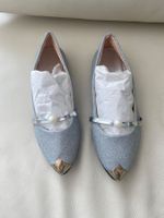 MUST HAVE - edler Damenschuh mit Perle, silber, 39
