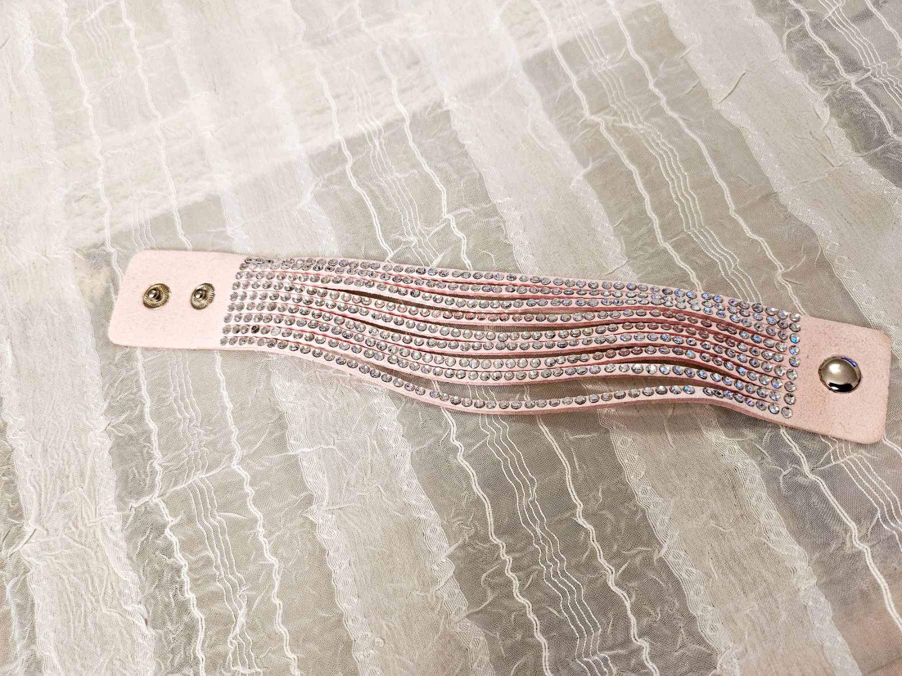 Bracciali & Braccialetti: Strass Armband hellrosa – Nuovo (secondo la descrizione) da Dietikon venduto da Eleda