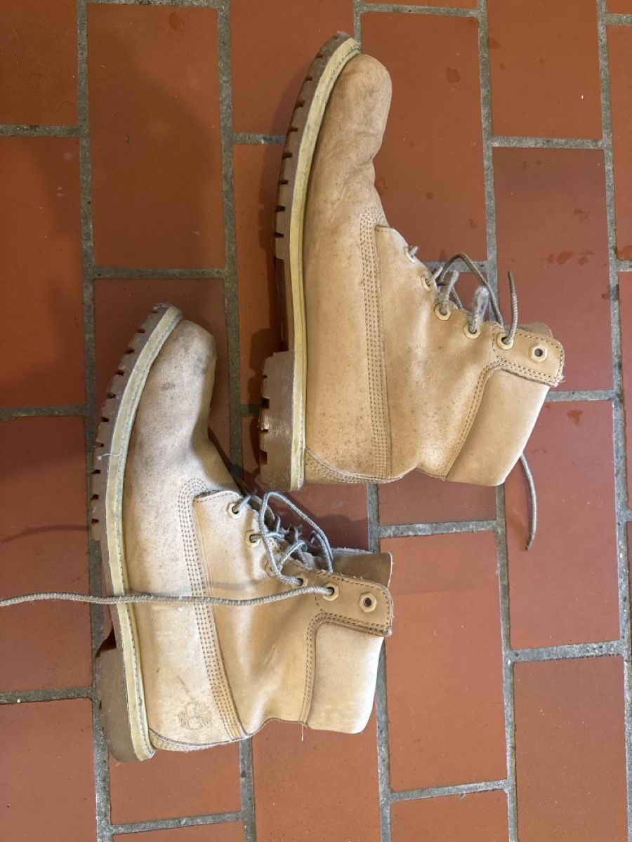 Timberland Scarpe da uomo: Beige Timberlands – Usato da Basel venduto da kla_6ln8