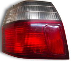 Mitsubishi Galant VIII (1998 - 2004) - Feu arrière gauche