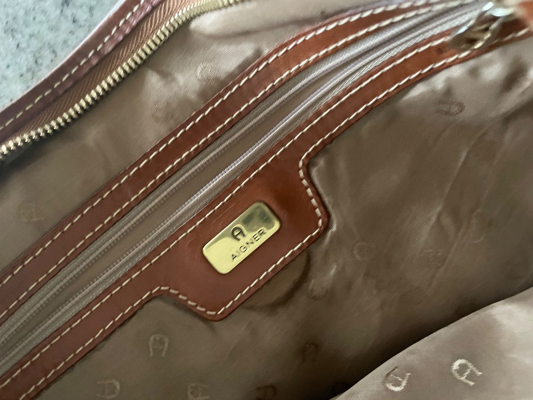 Aigner Borse da donna: Original Umhängetasche von AIGNER – Usato da Neuwilen venduto da bobbel01 1