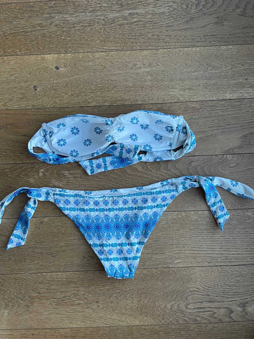 Badekleider & Bikinis: "LOVABLE" blue & white bikini, with padding, size S – Gebraucht aus Crans VD von RM0709 1