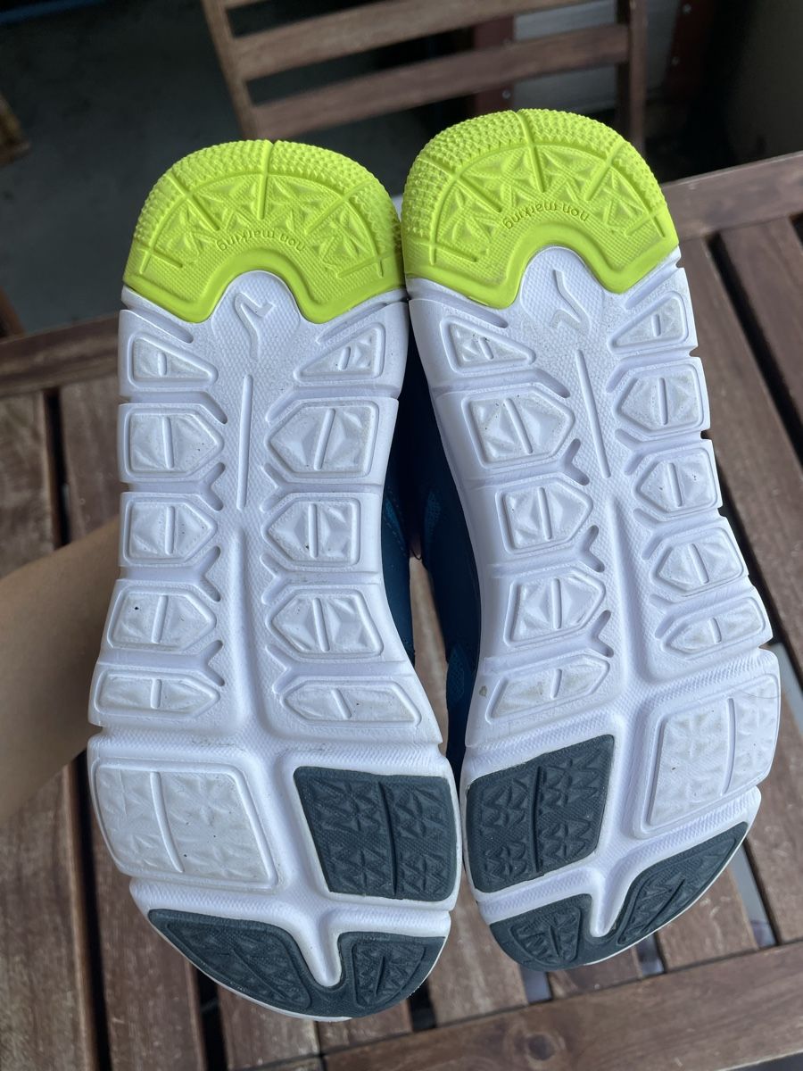 Decathlon Scarpe per ragazzi: Hallenschuhe Grösse 33 Blau – Usato da Bern venduto da brup 4